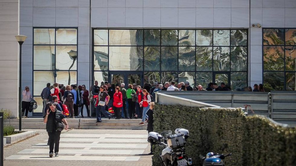 Ένωση Δικαστών και Εισαγγελέων για επίθεση στη Λουκάρεως: «Ανεπαρκή τα μέτρα ασφαλείας - Κρούουμε ξανά τον κώδωνα του κινδύνου»